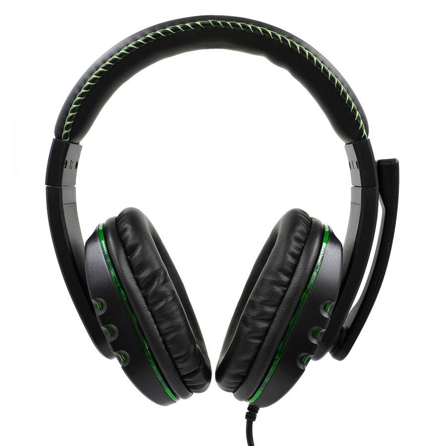 Wired USB gaming headset with padded earcups and microphone